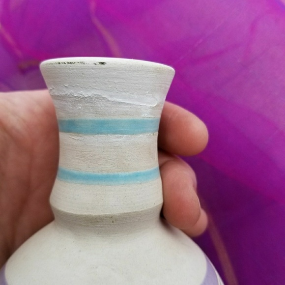 Relisted -Mexican Pottery Vase R. Gonza Pastel - Picture 3 of 8